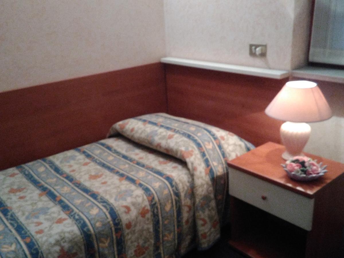 Hotel Elena Werona Zewnętrze zdjęcie