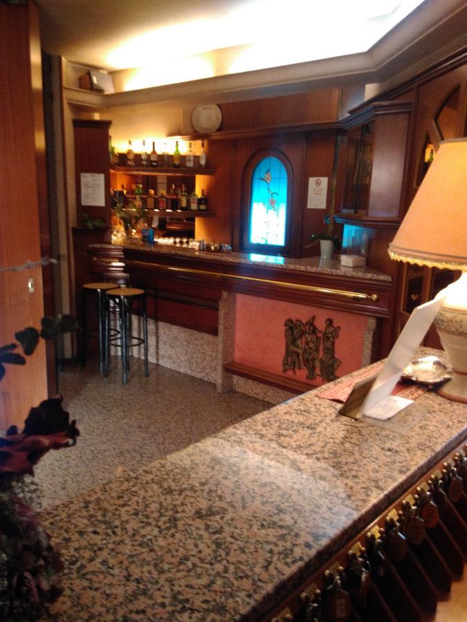 Hotel Elena Werona Zewnętrze zdjęcie