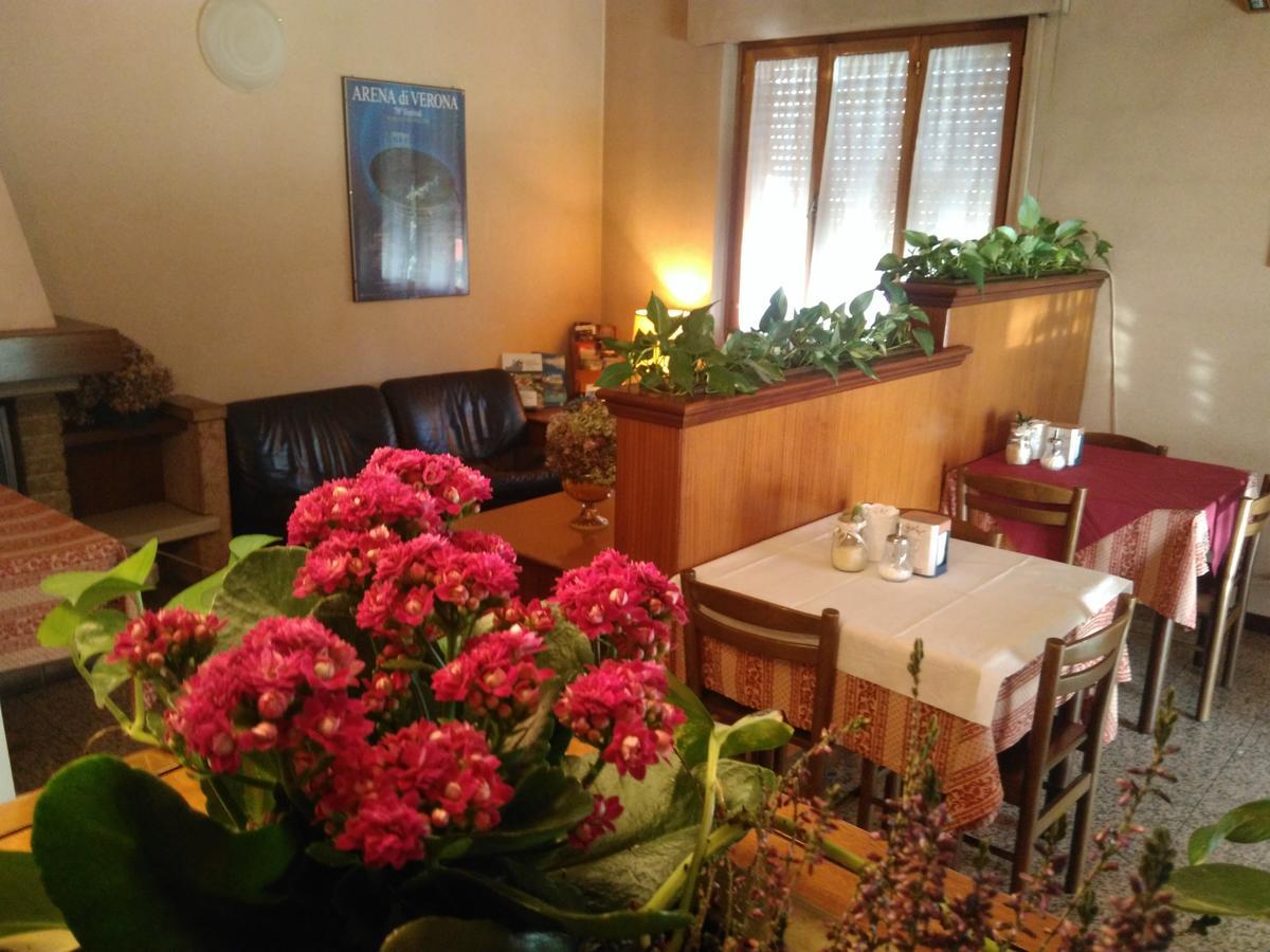 Hotel Elena Werona Zewnętrze zdjęcie