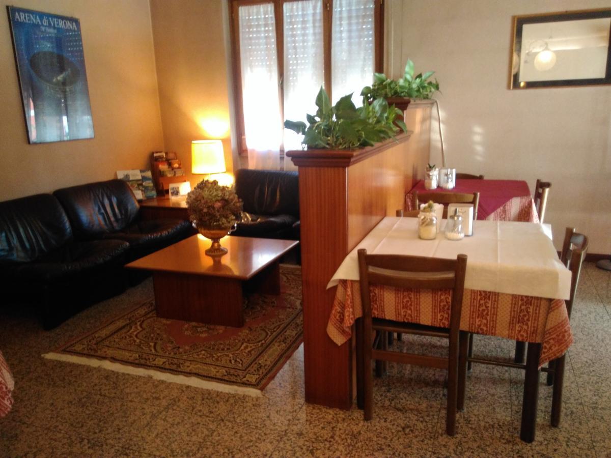 Hotel Elena Werona Zewnętrze zdjęcie